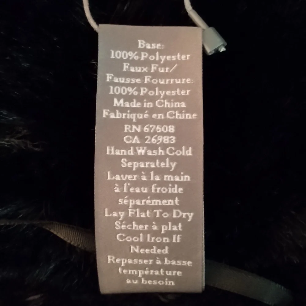 NWT VINCE CAMUTO Whip Stitched Black Faux Fur Trimmed Cape - Picture 7 of 7